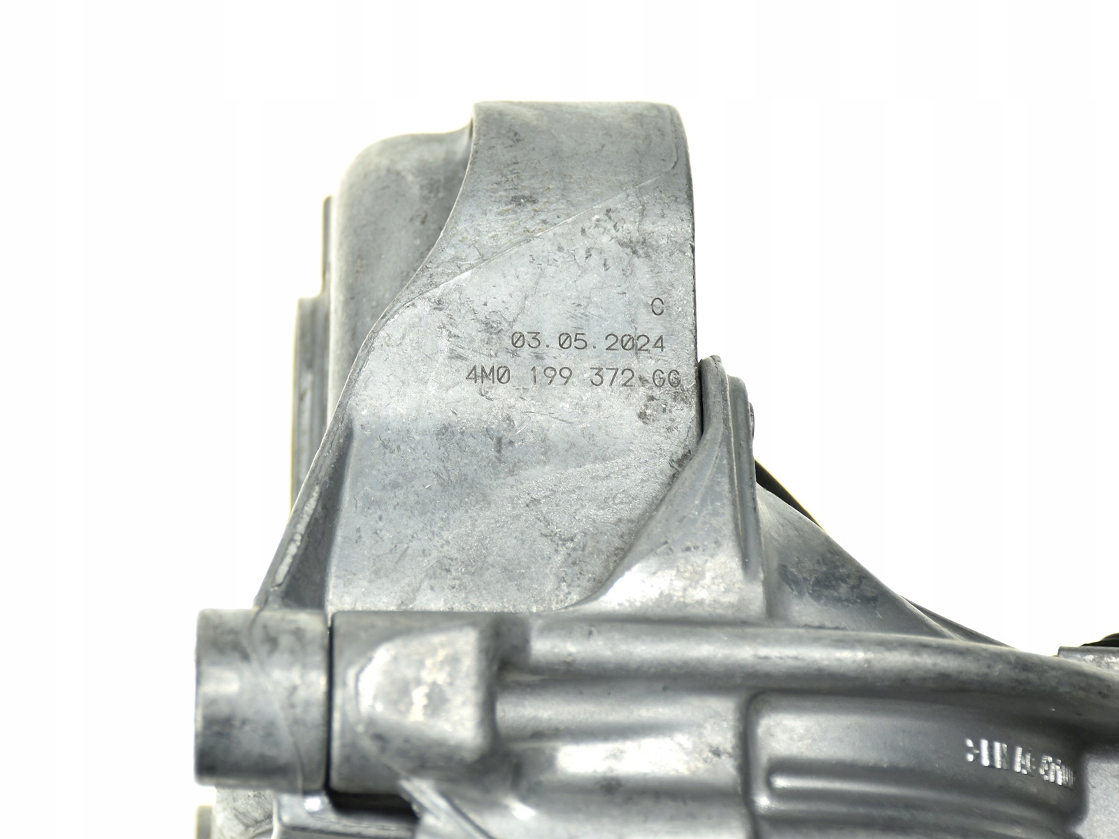 4M0199372GG_3.jpg