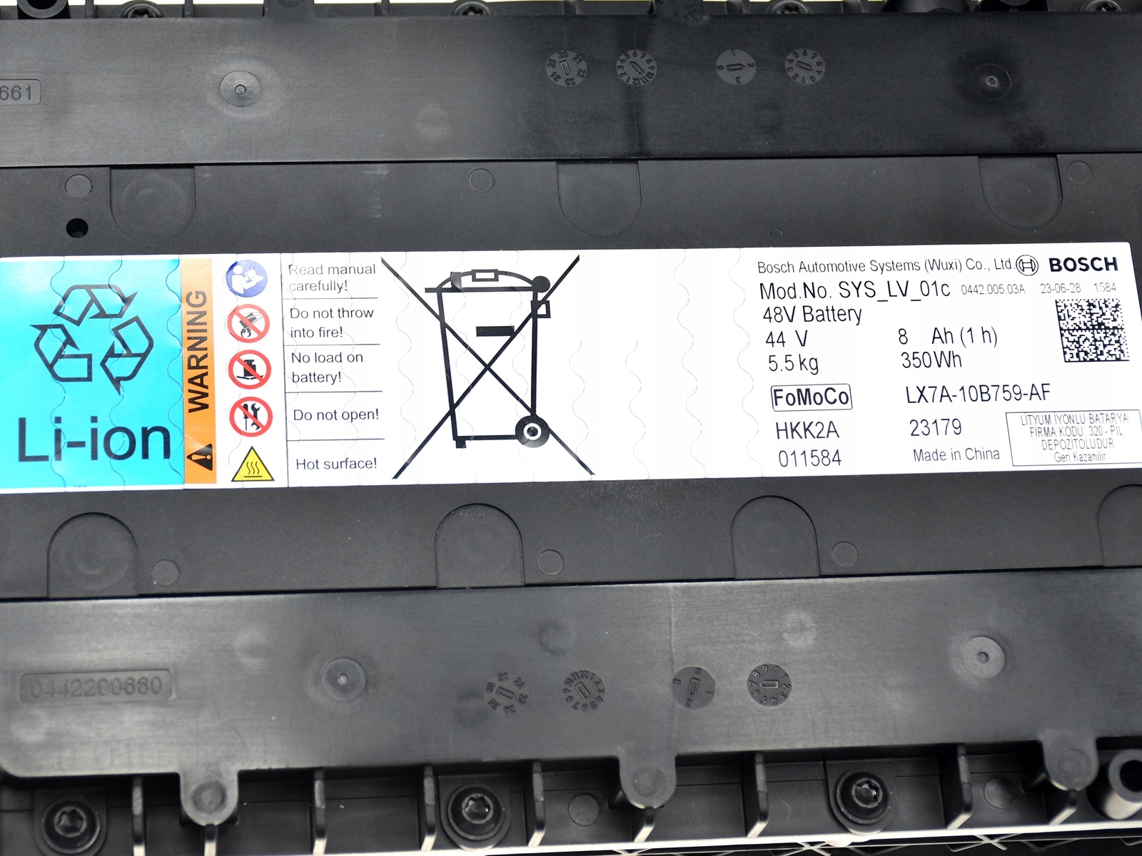 LX7A-10B759-AF_2.jpg